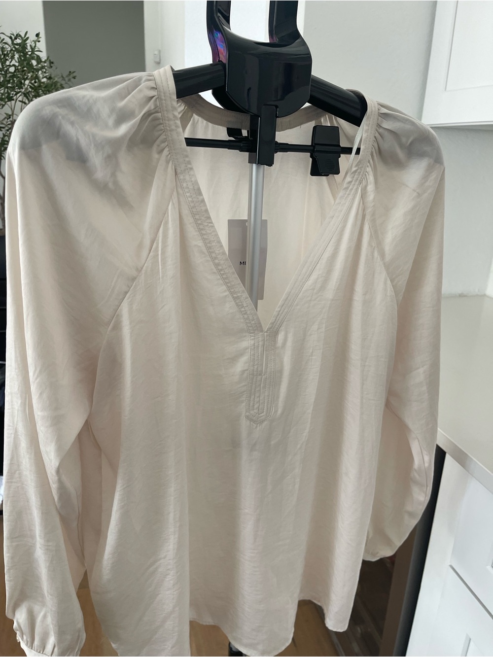 Mango Cream V-Neck Long Sleeve Blouse